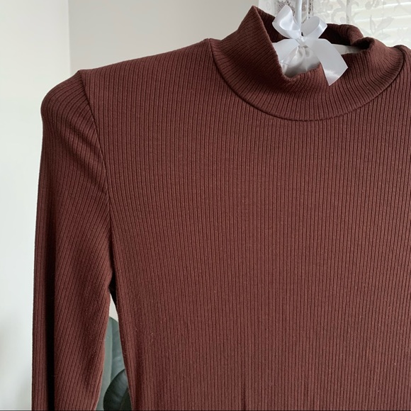 Mock Neck Ribbed Bodycon Dress - Picture 2 of 4